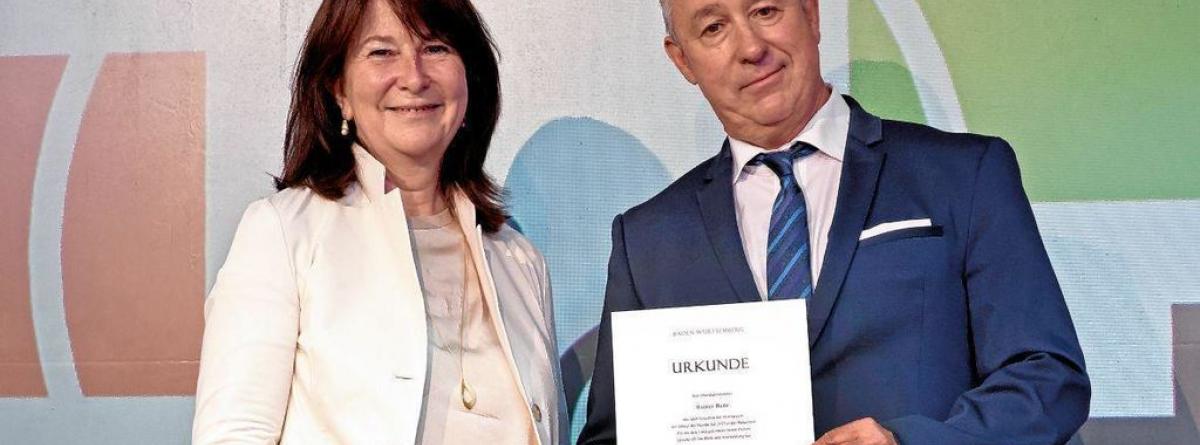 IGMH Rainer Bade (r.) mit Schulpräsidentin Anja Bauer. © Christoph Blüthner